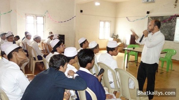 Anjuman Alumni Organized Career Guidance at Shams School Bhatkal 