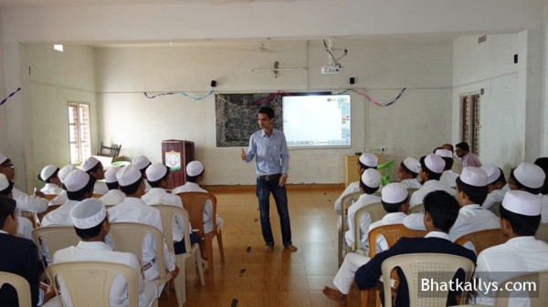 Anjuman Alumni Organized Career Guidance at Shams School Bhatkal 