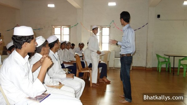 Anjuman Alumni Organized Career Guidance at Shams School Bhatkal 