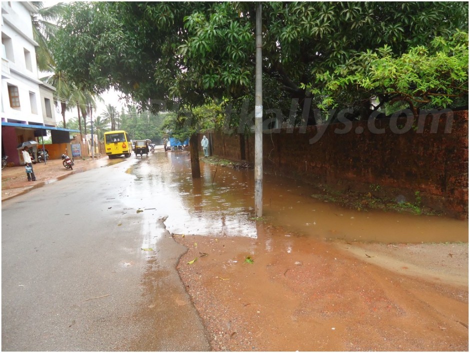 heavy-rain-lashed-bhatkal21