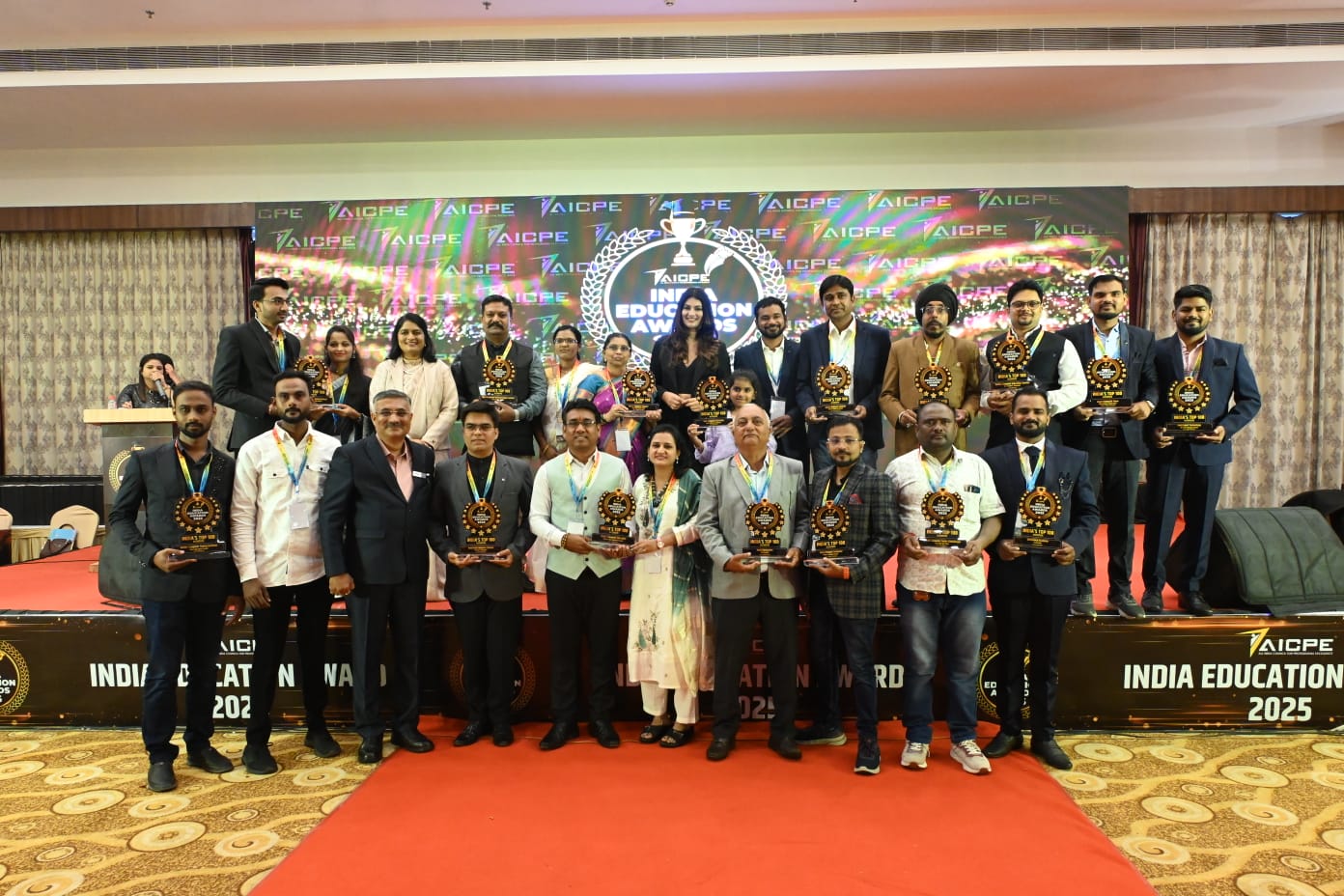 DKM Education Center को मिला “Top 100 Institute in India” का प्रतिष्ठित पुरस्कार 2025
