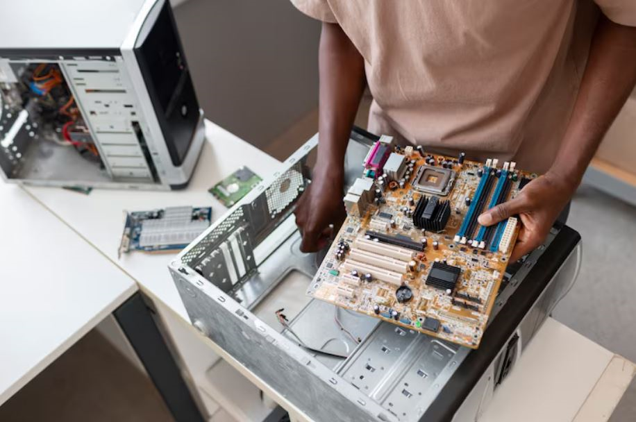 Computer Hardware Technician