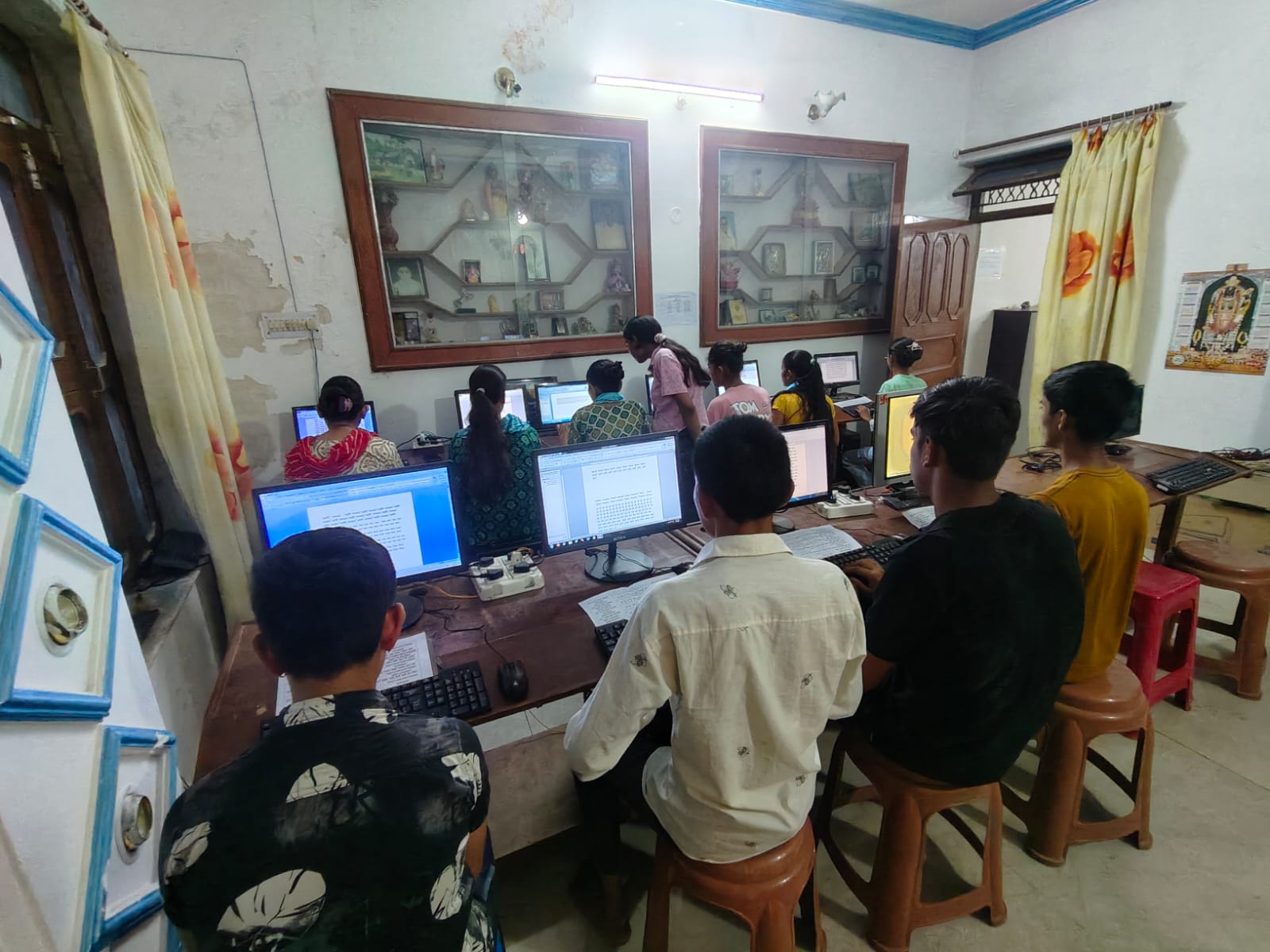 COMPUTER LAB