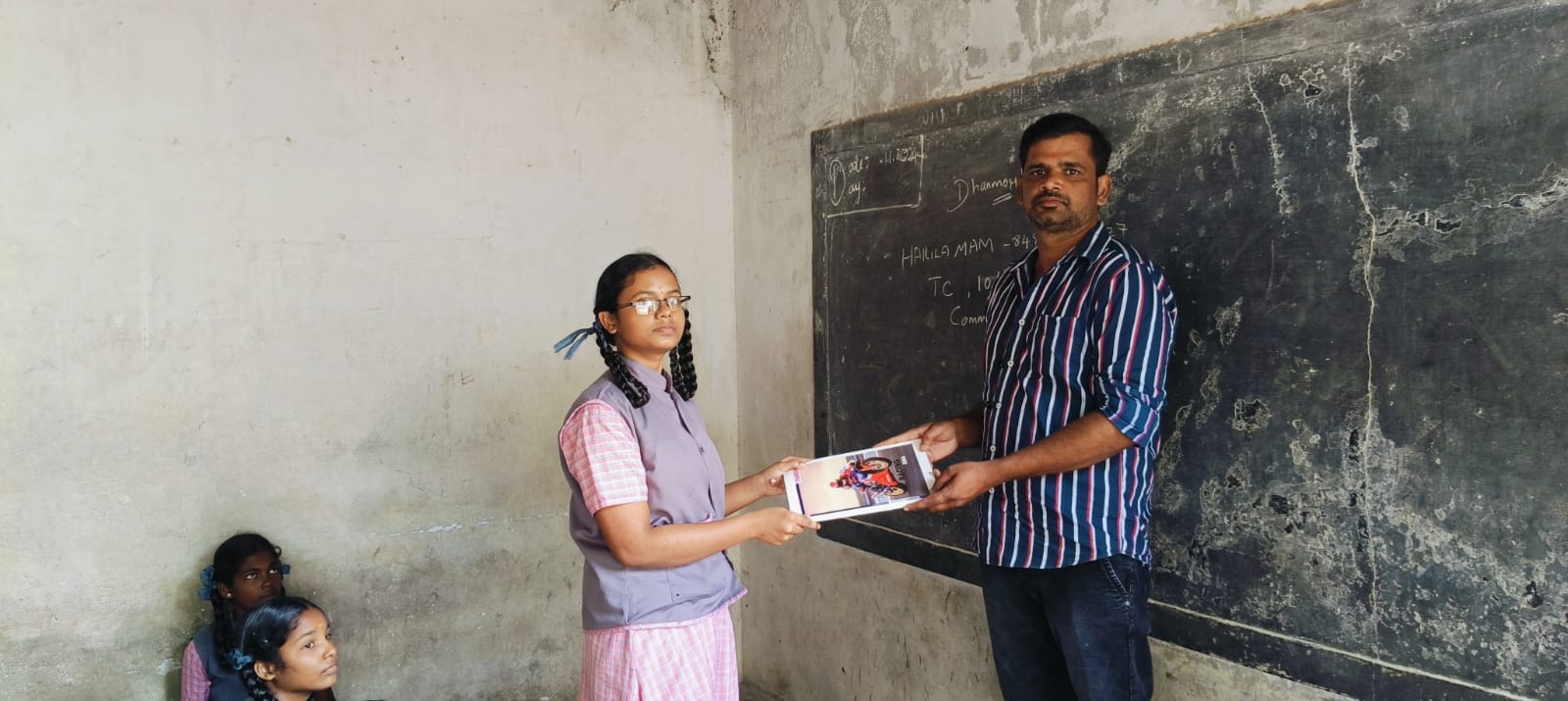 Price distribution in schools