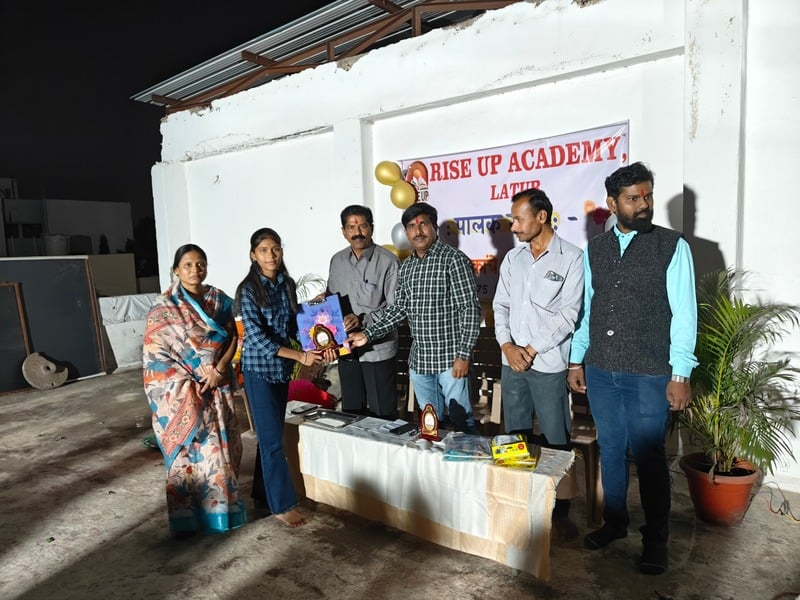 PRIZE DISTRIBUTION (MIDTERM)