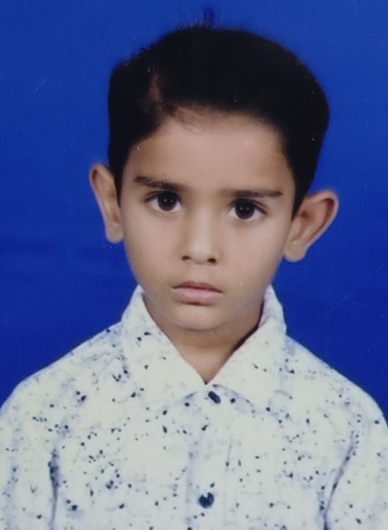 Students Learn From This Center Icon