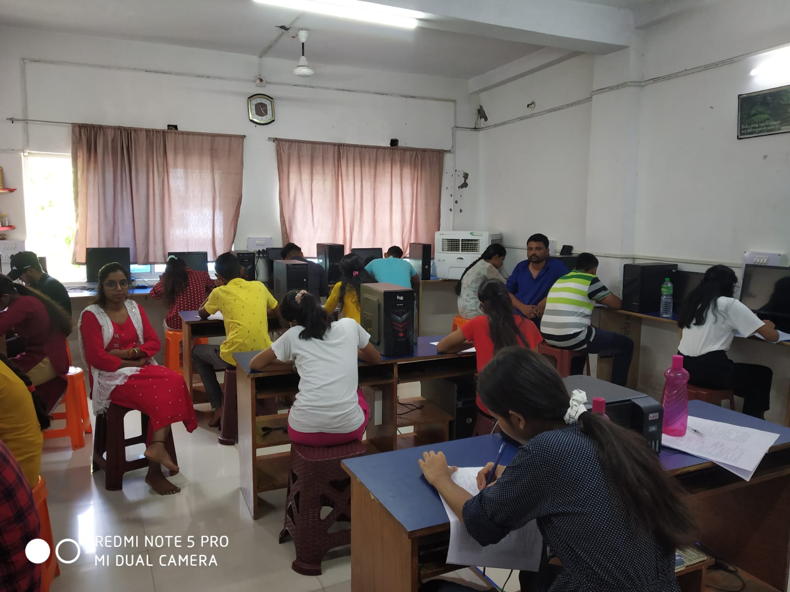 STUDENTS GIVING EXAMINATION