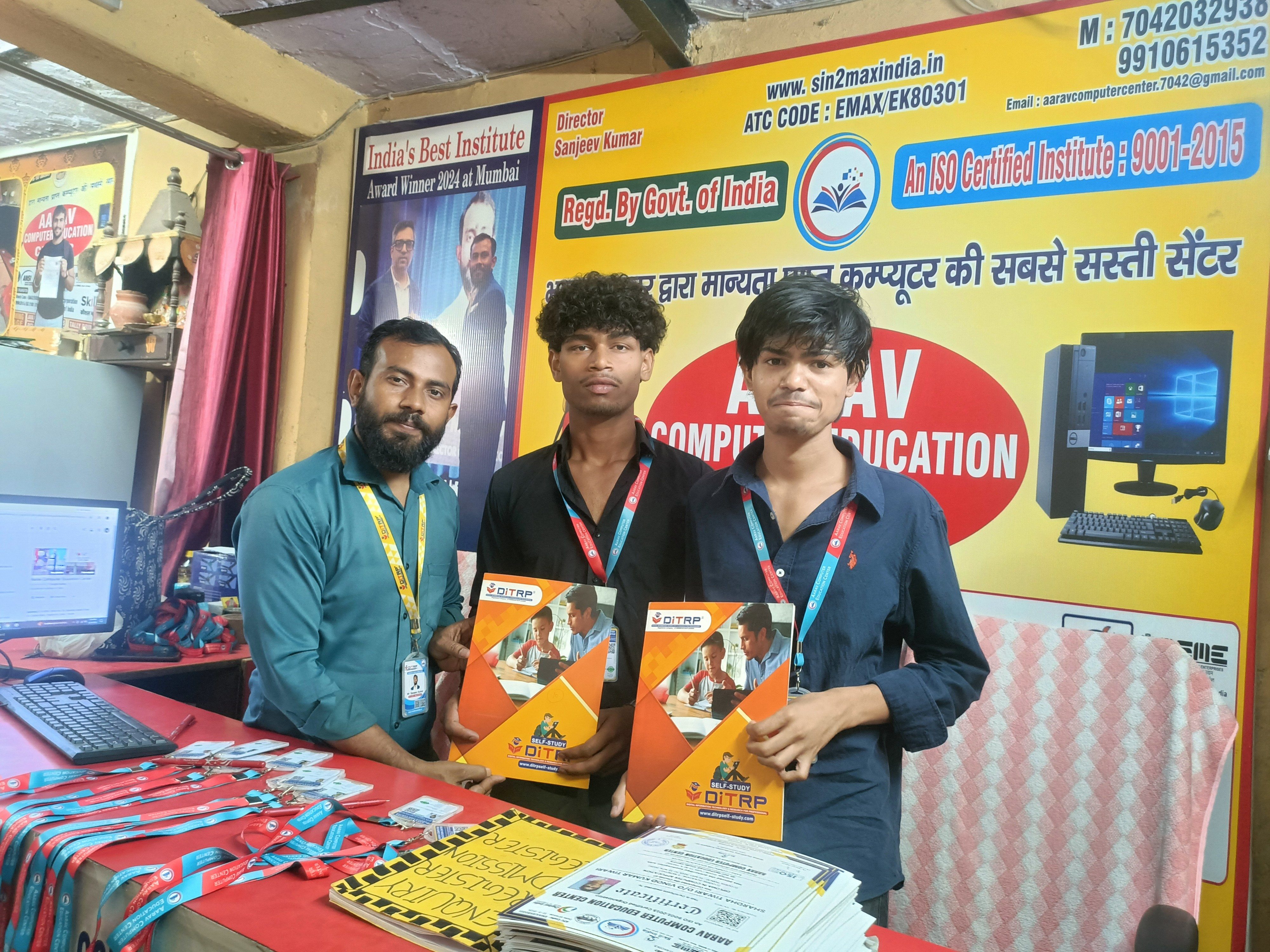 ID card and certificate distribution ceremony.