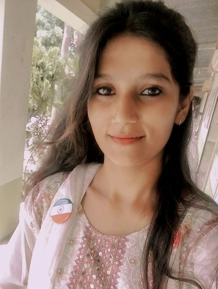 Naina Poddar Image