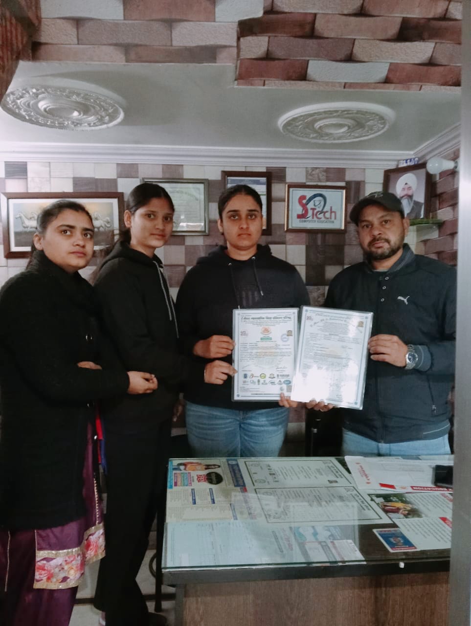 Issued Cerficate/Diploma 8