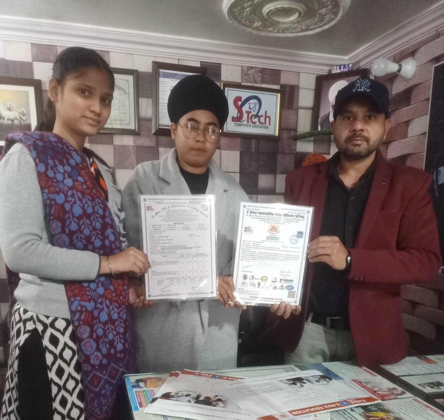 Issued Cerficate/Diploma 14