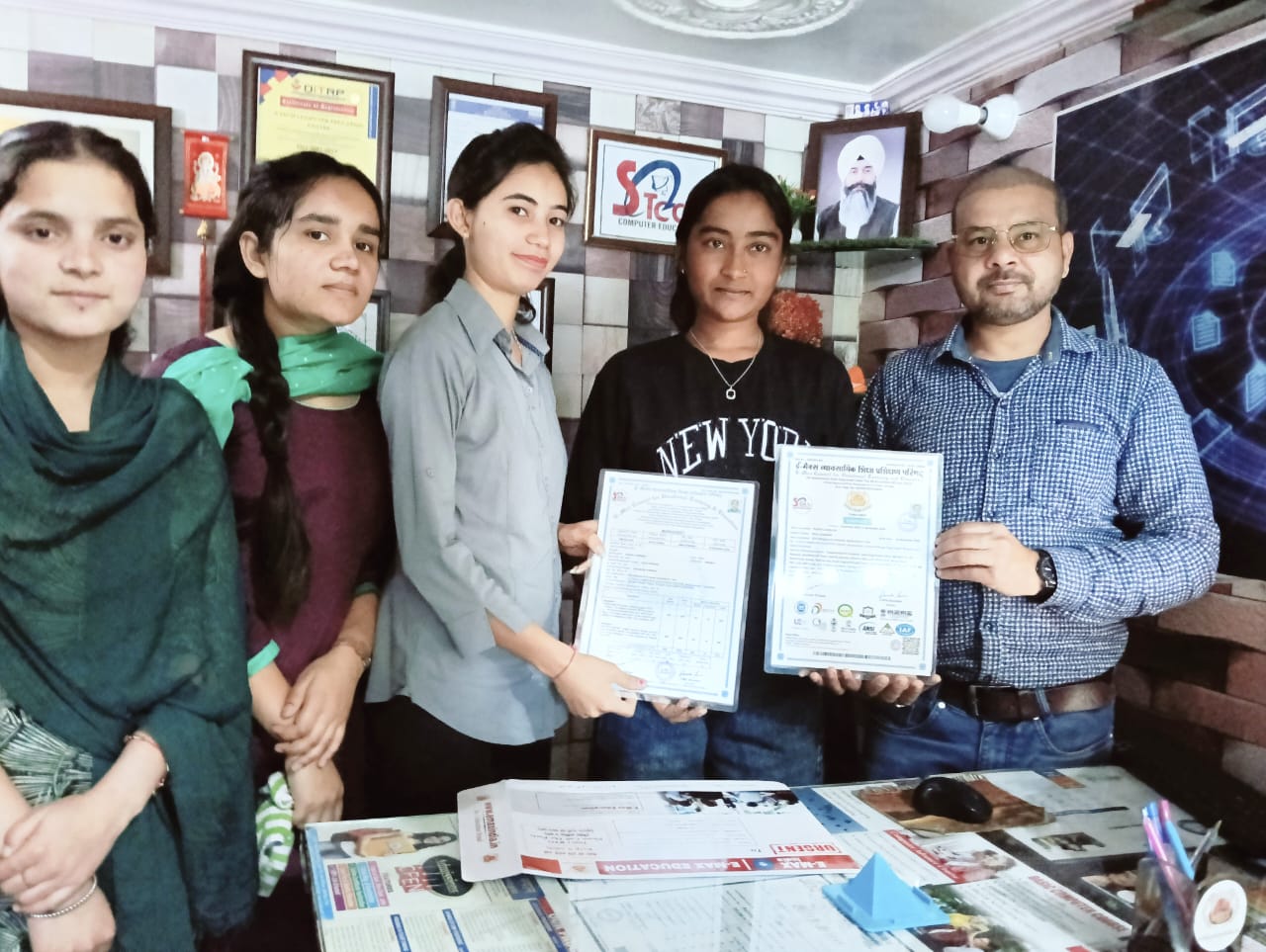 Issued Cerficate/Diploma 24