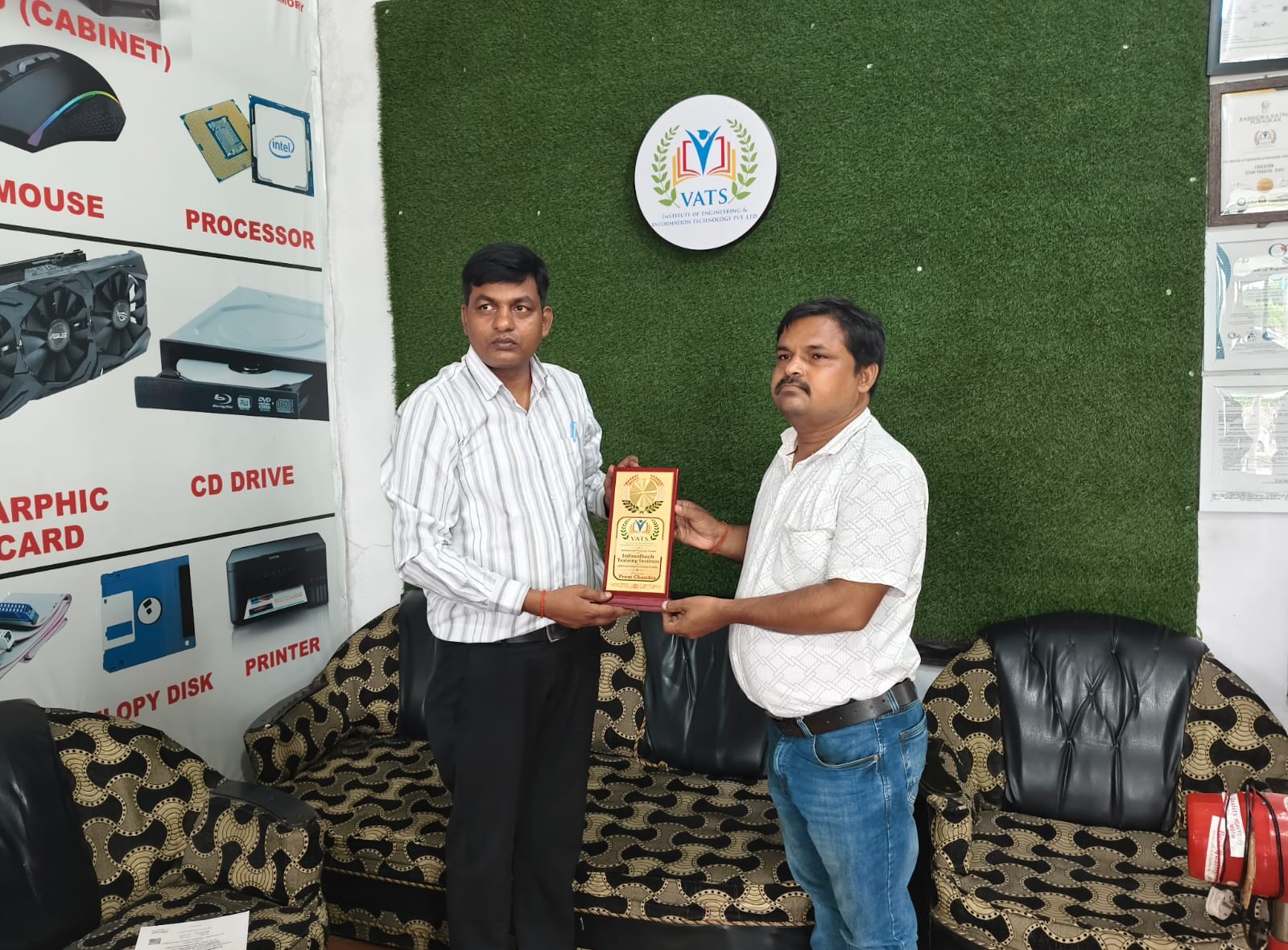 Vats Institute Director Manoj Kumar Kushwaha Awarding Authorized Training Certificate to Prem Chand 08-07-2026