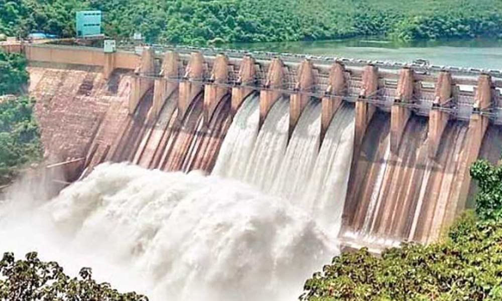 Centre faults both Andhra Pradesh, TS over new water projects