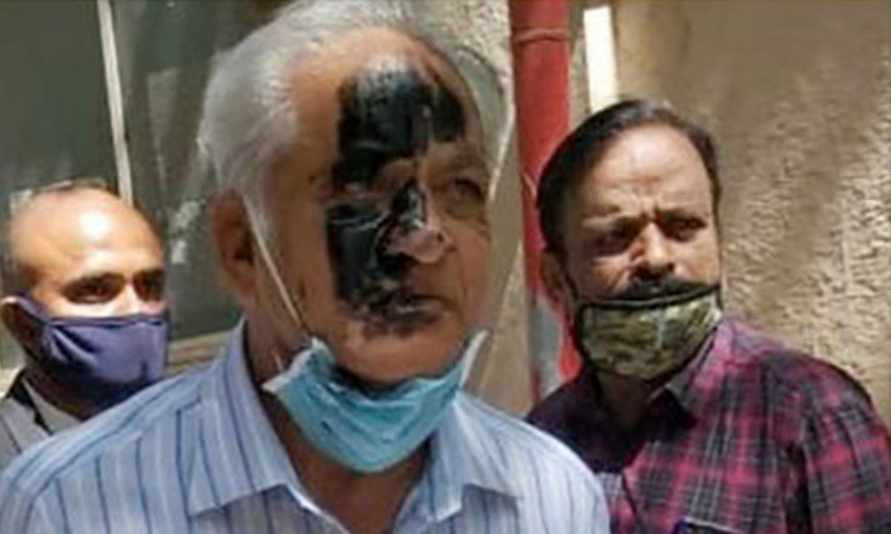 Writer, rationalist Bhagwan faces ink attack from woman lawyer