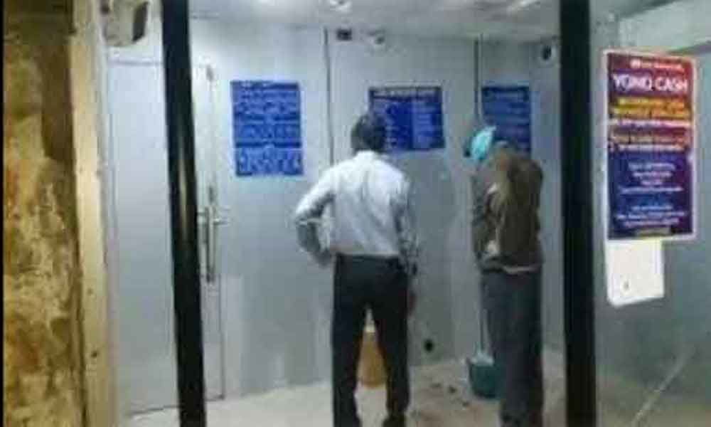 Telangana: Burglars flee with ATM machine in Adilabad
